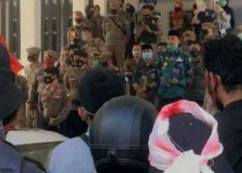 Tolak UU Cilaka, Wakil Bupati Wajo Ikut Orasi